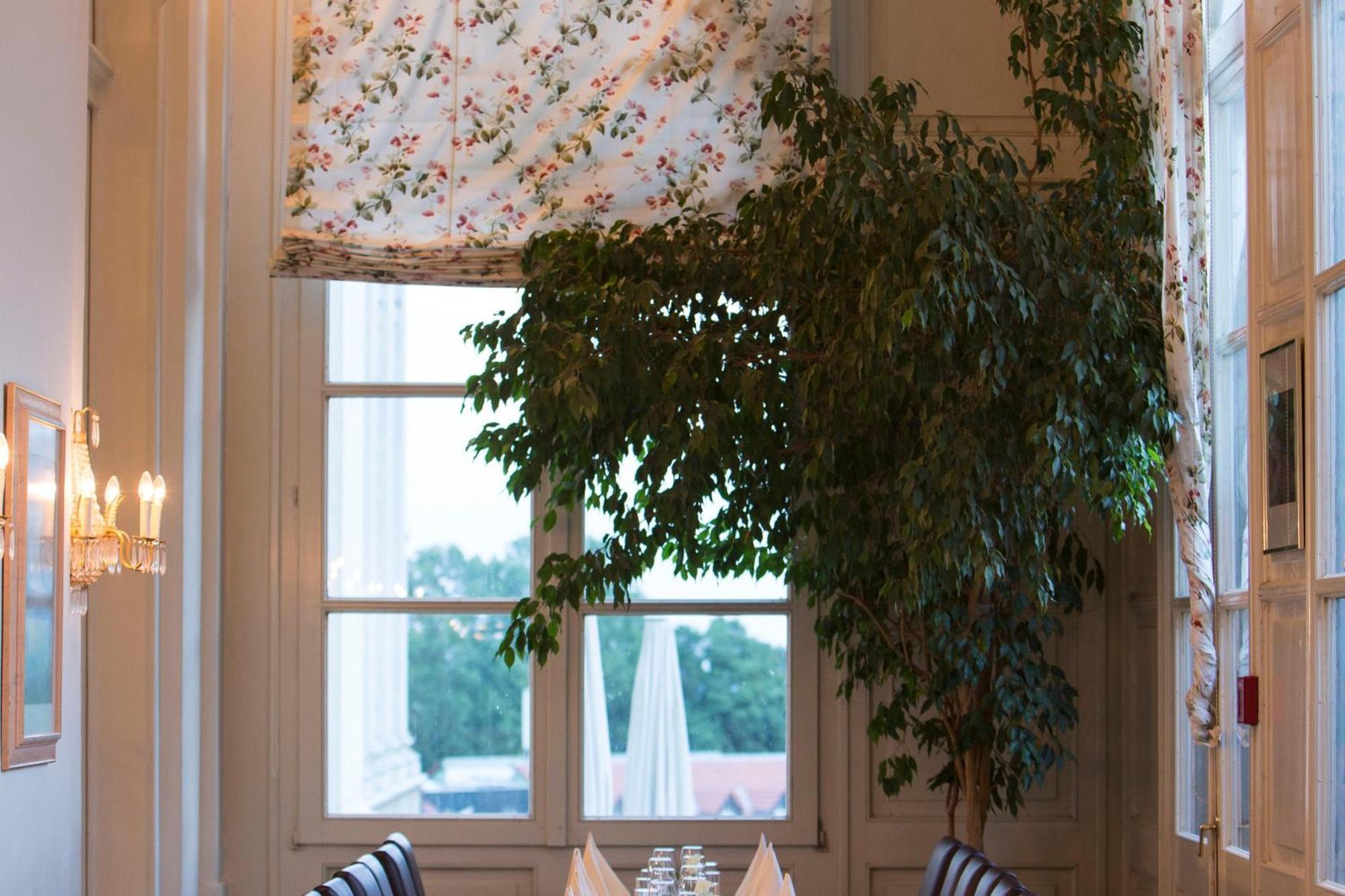 Hotel Austria Trend Schloss Wilhelminenberg Vienna