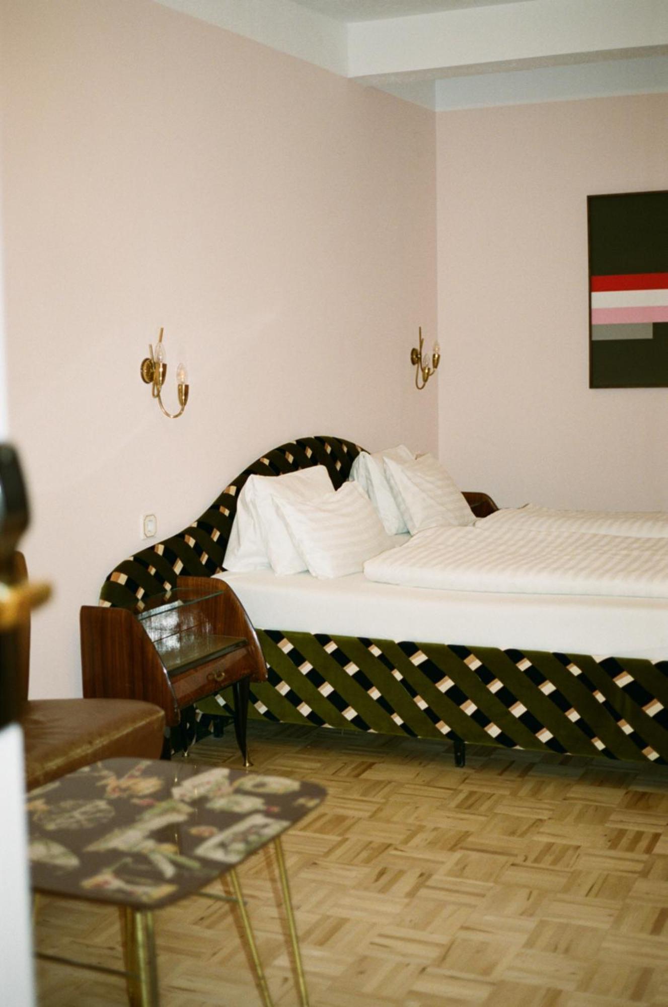 Hotel Am Brillantengrund 3*