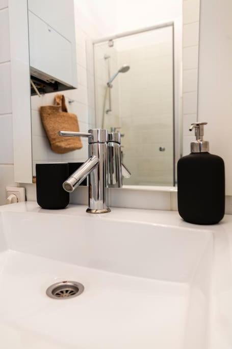 Savoir-vivre In Unserer Zentralen Balkonwohnung Apartment Vienna