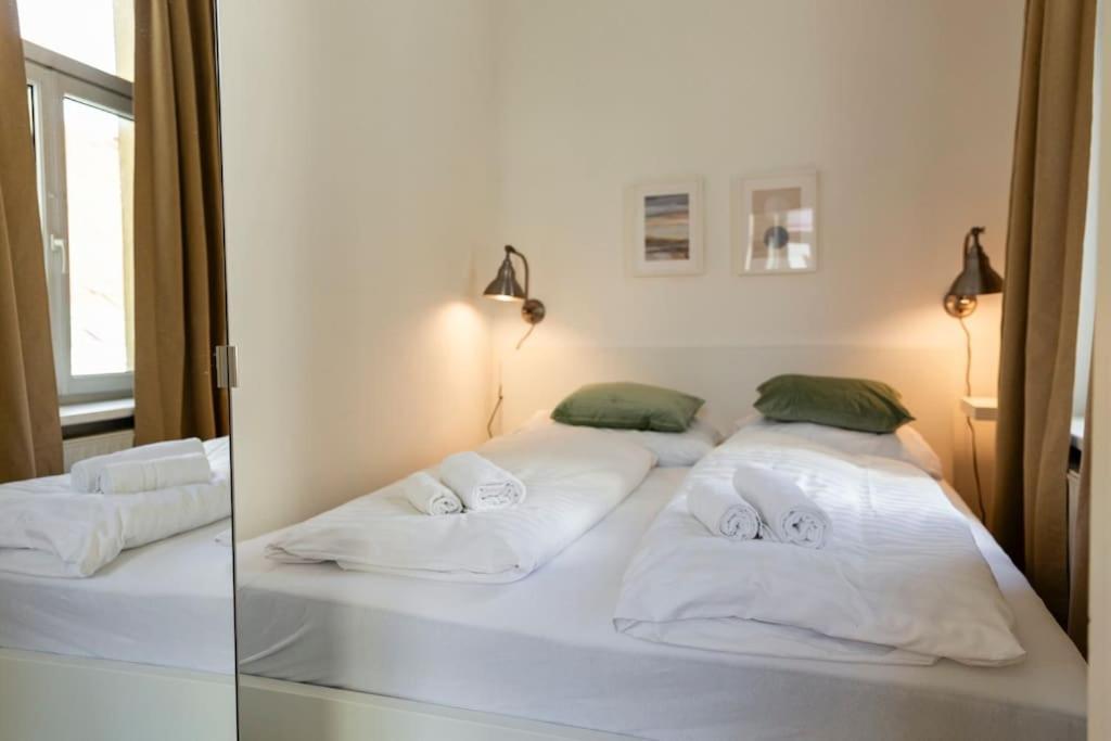 Apartment Savoir-vivre In Unserer Zentralen Balkonwohnung *