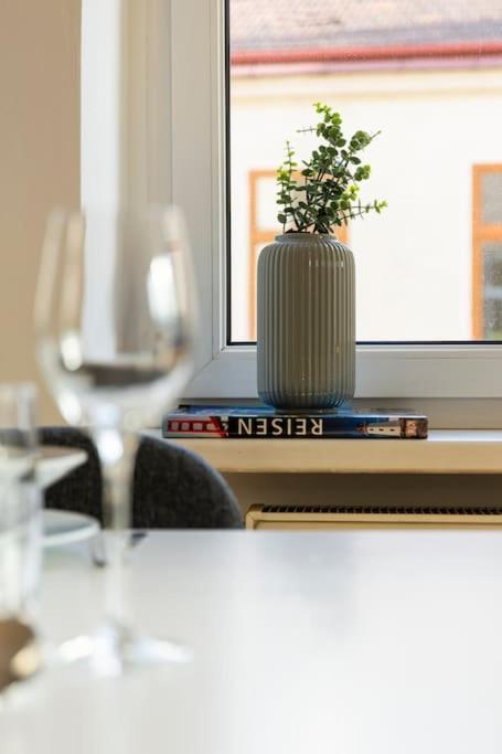 Savoir-vivre In Unserer Zentralen Balkonwohnung * Vienna