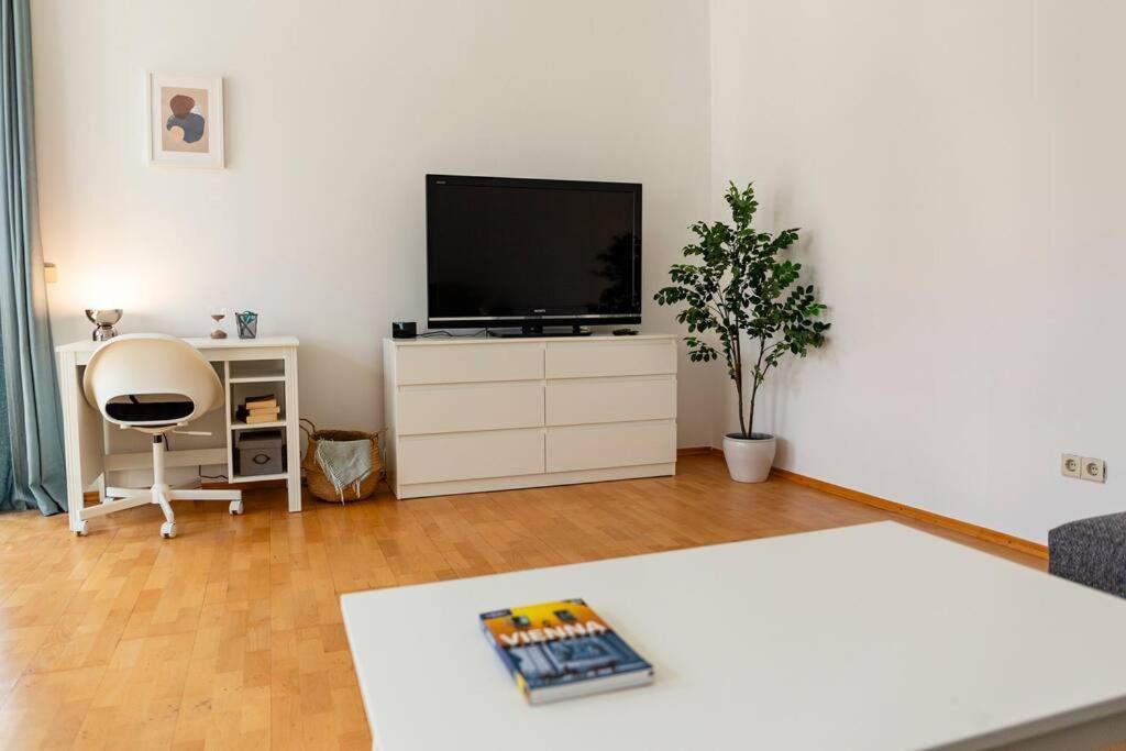 Savoir-vivre In Unserer Zentralen Balkonwohnung *