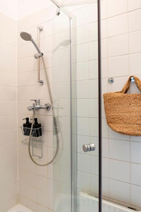 Savoir-vivre In Unserer Zentralen Balkonwohnung Apartment *