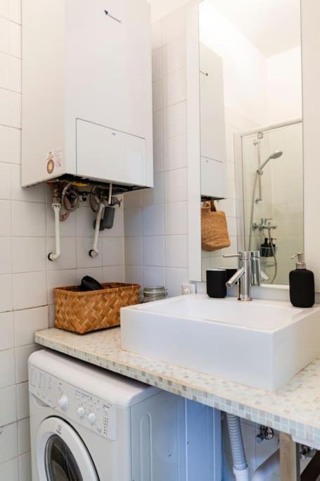 Savoir-vivre In Unserer Zentralen Balkonwohnung Apartment Vienna