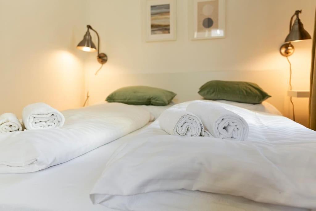 Savoir-vivre In Unserer Zentralen Balkonwohnung *