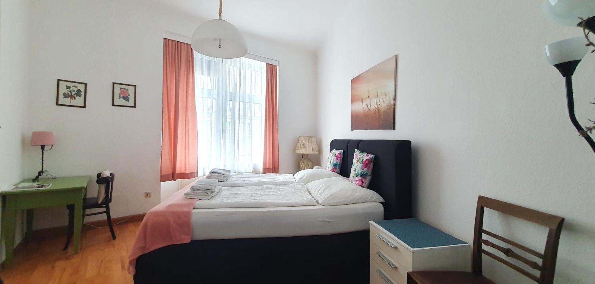 In Imperial Design, Location Vienna