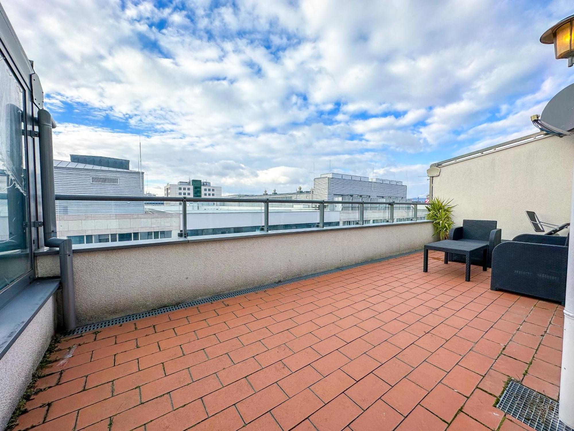 Feelhome-prater-ausblick-terrasse-6 Gaeste-wifi-smart Tv Apartment *
