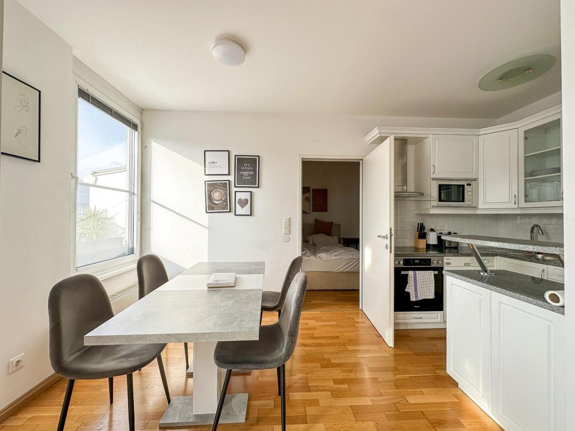 Feelhome-prater-ausblick-terrasse-6 Gaeste-wifi-smart Tv Apartment *