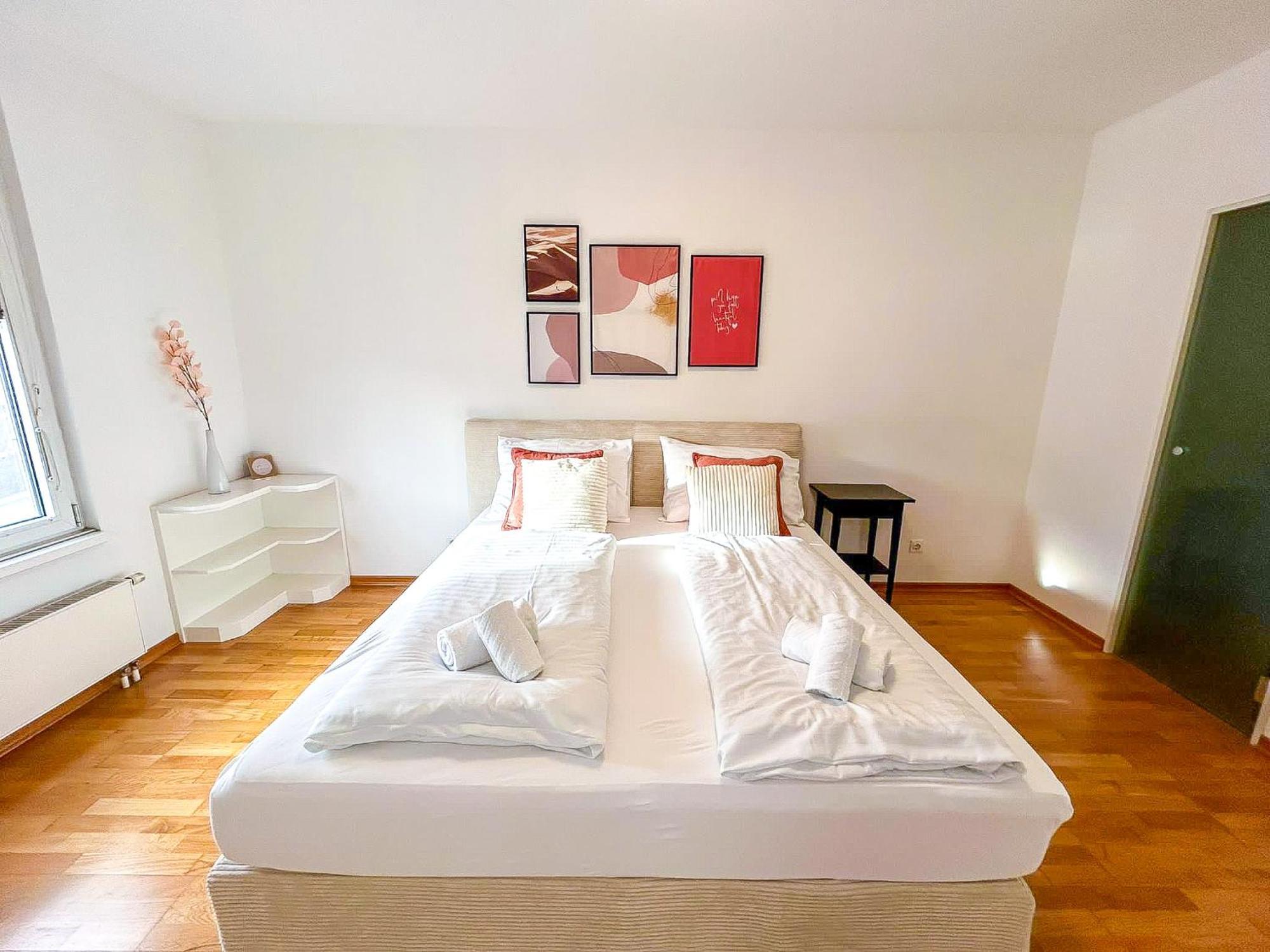 Feelhome-prater-ausblick-terrasse-6 Gaeste-wifi-smart Tv Apartment *