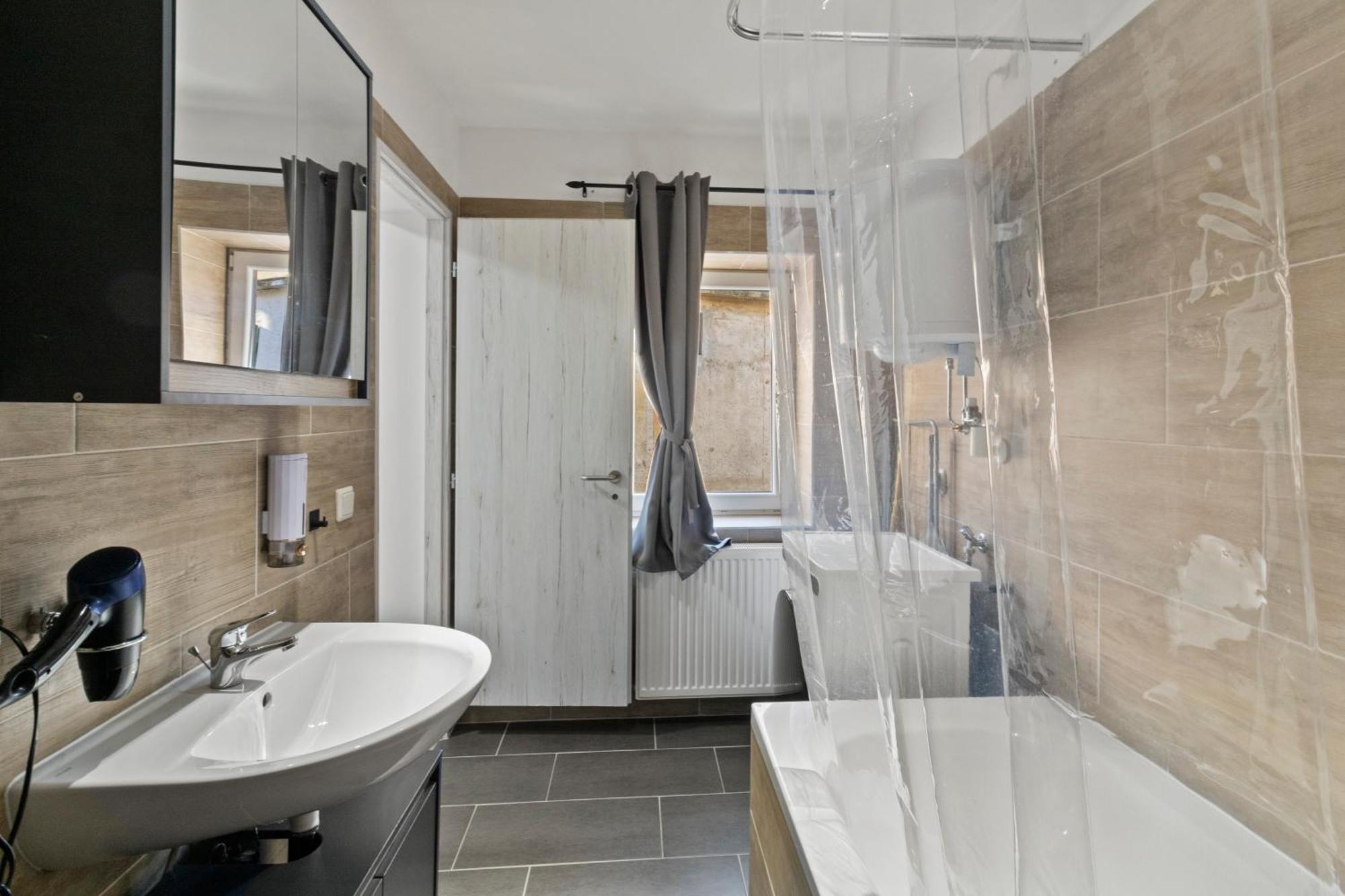 City & Air Link Nahe Flughafen Und Zentrum Apartment