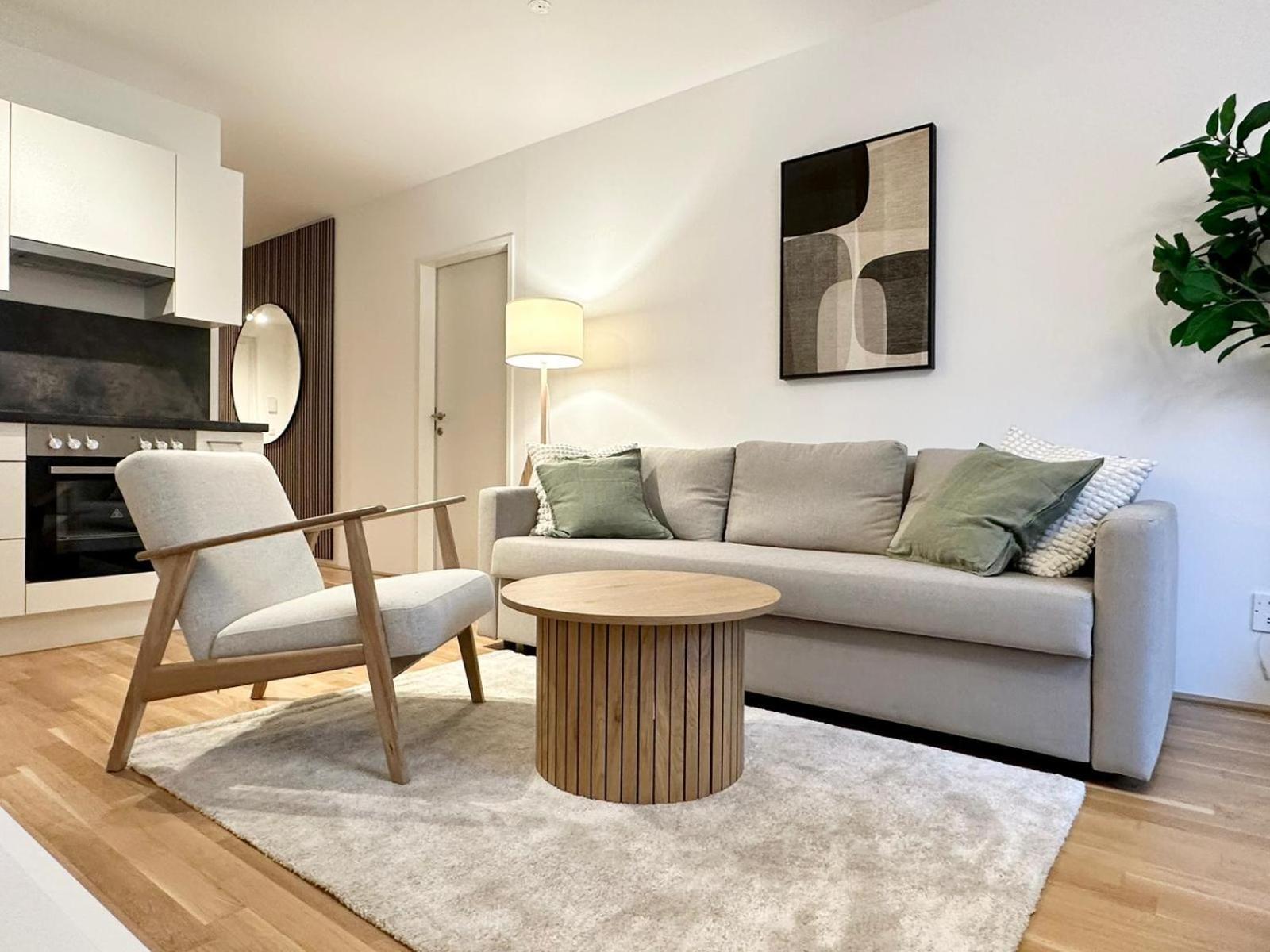 Stylish - 3 Min To U1 Kagraner Platz Apartment