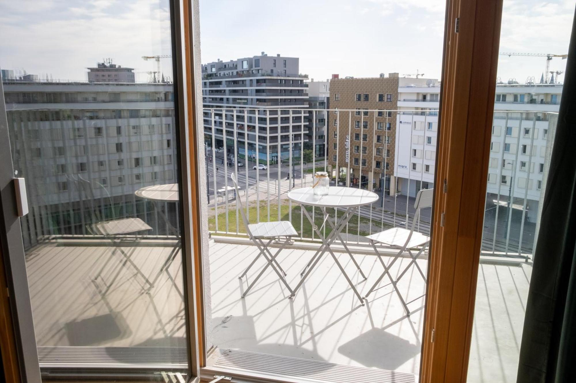 Apartment Decorous Cozy View