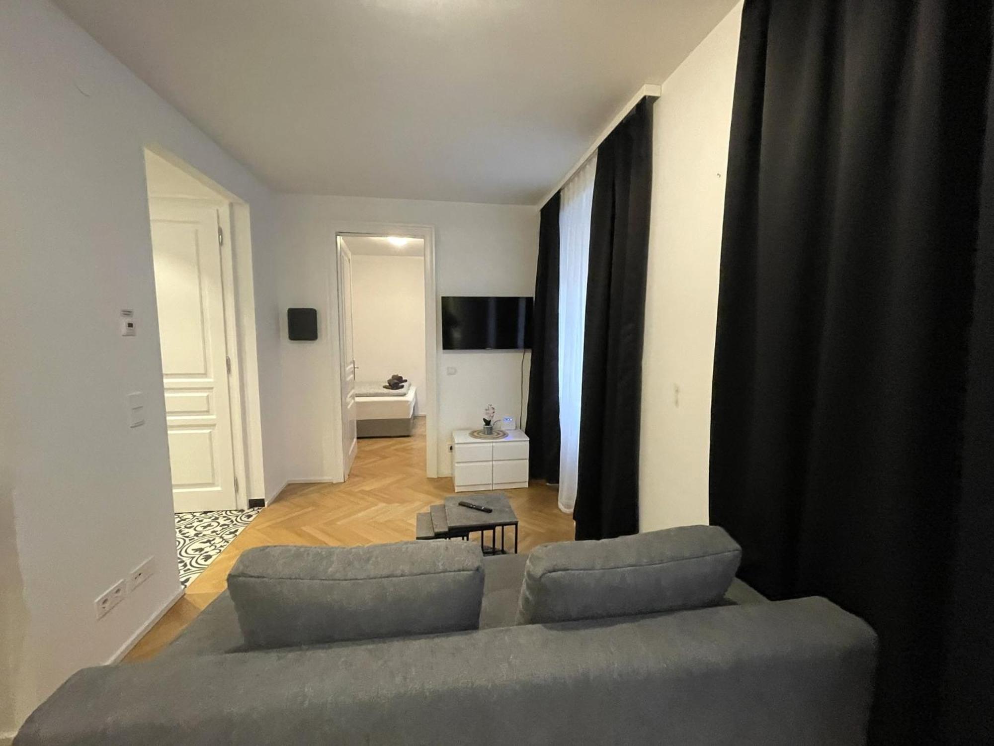 Apartment 1st La Opera Suites *