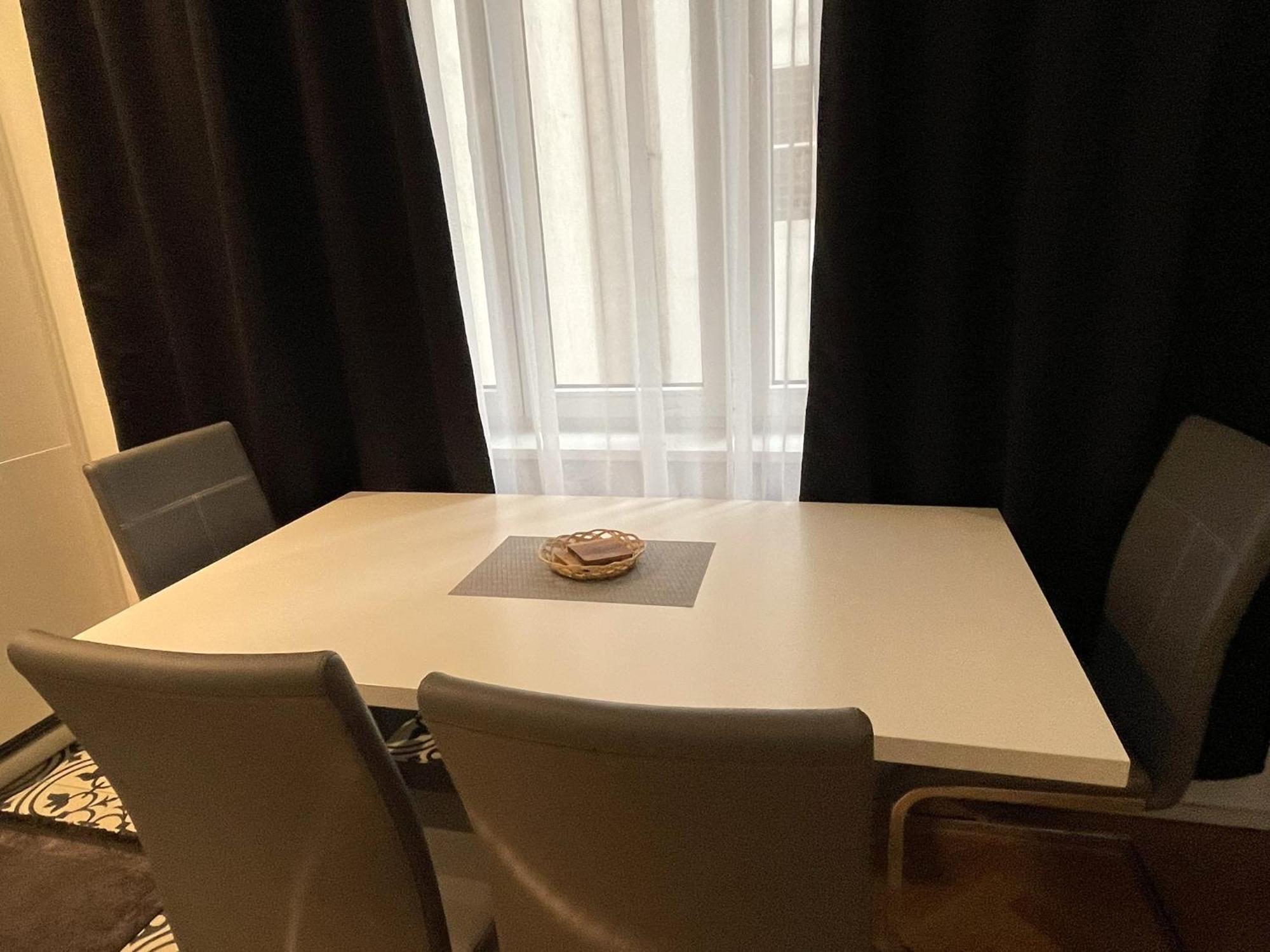 1st La Opera Suites