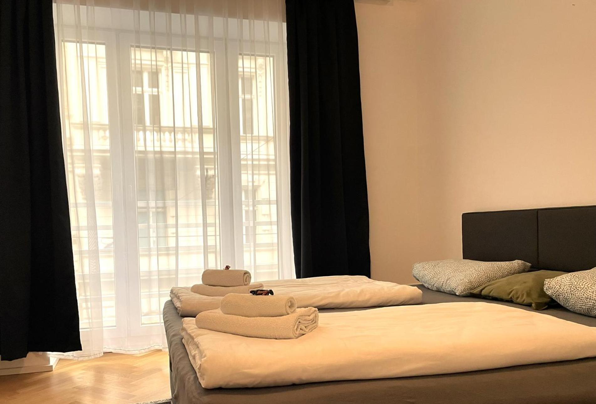 1st La Opera Suites Vienna