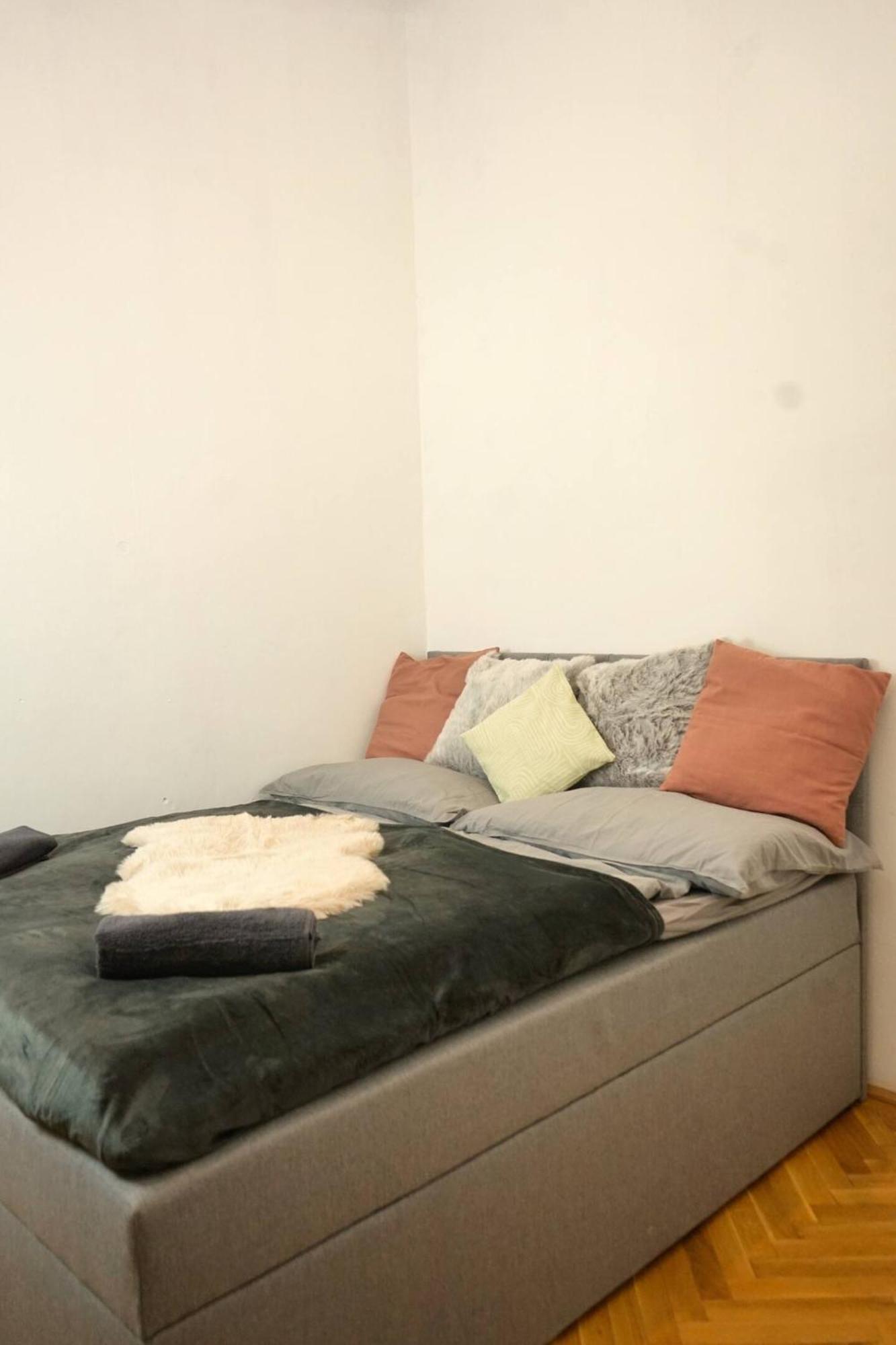Beautiful Near Hauptbahnhof Apartment