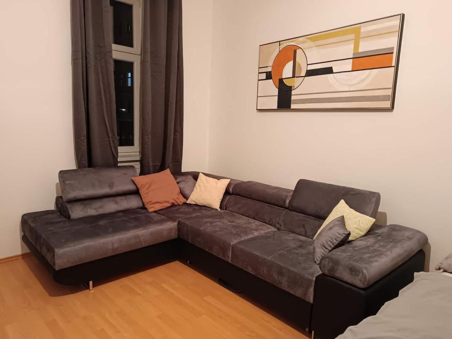 Beautiful Near Hauptbahnhof Apartment *