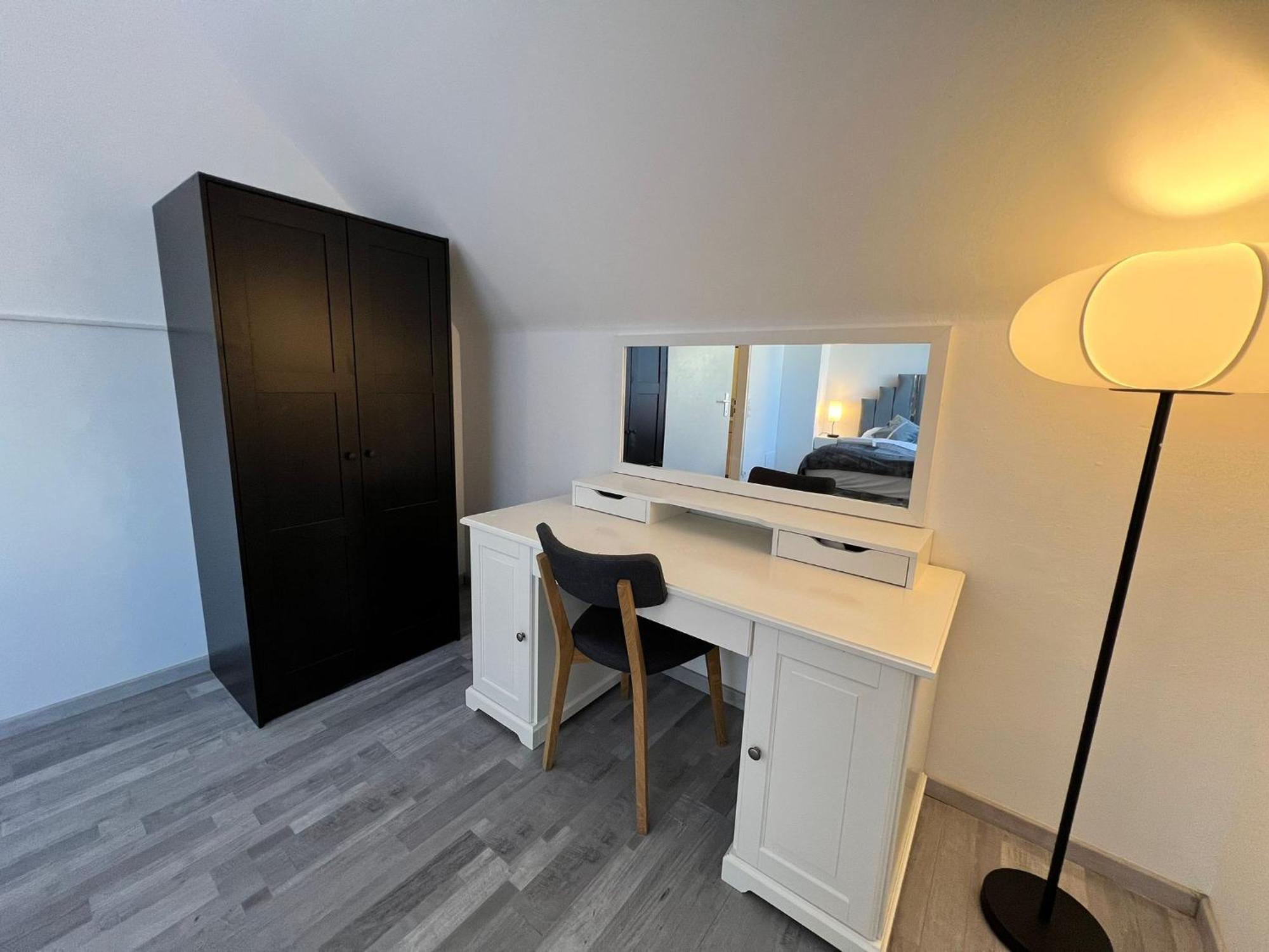 Elegant 2+ 1 Bedroom At Vienna's Vibrant 3. District Vienna