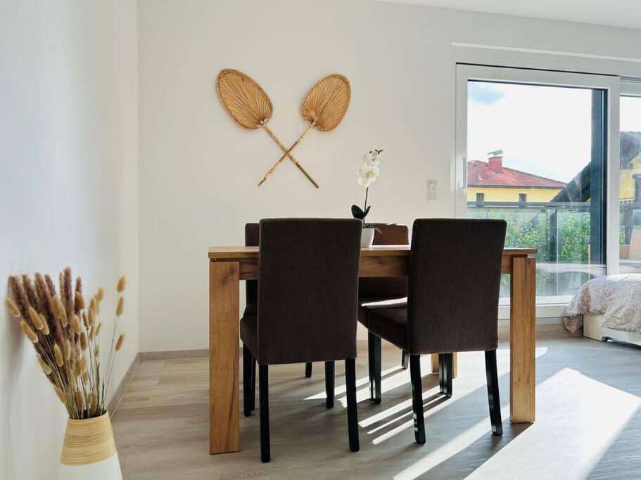 Sunny Modern With Balcony - Free Parking