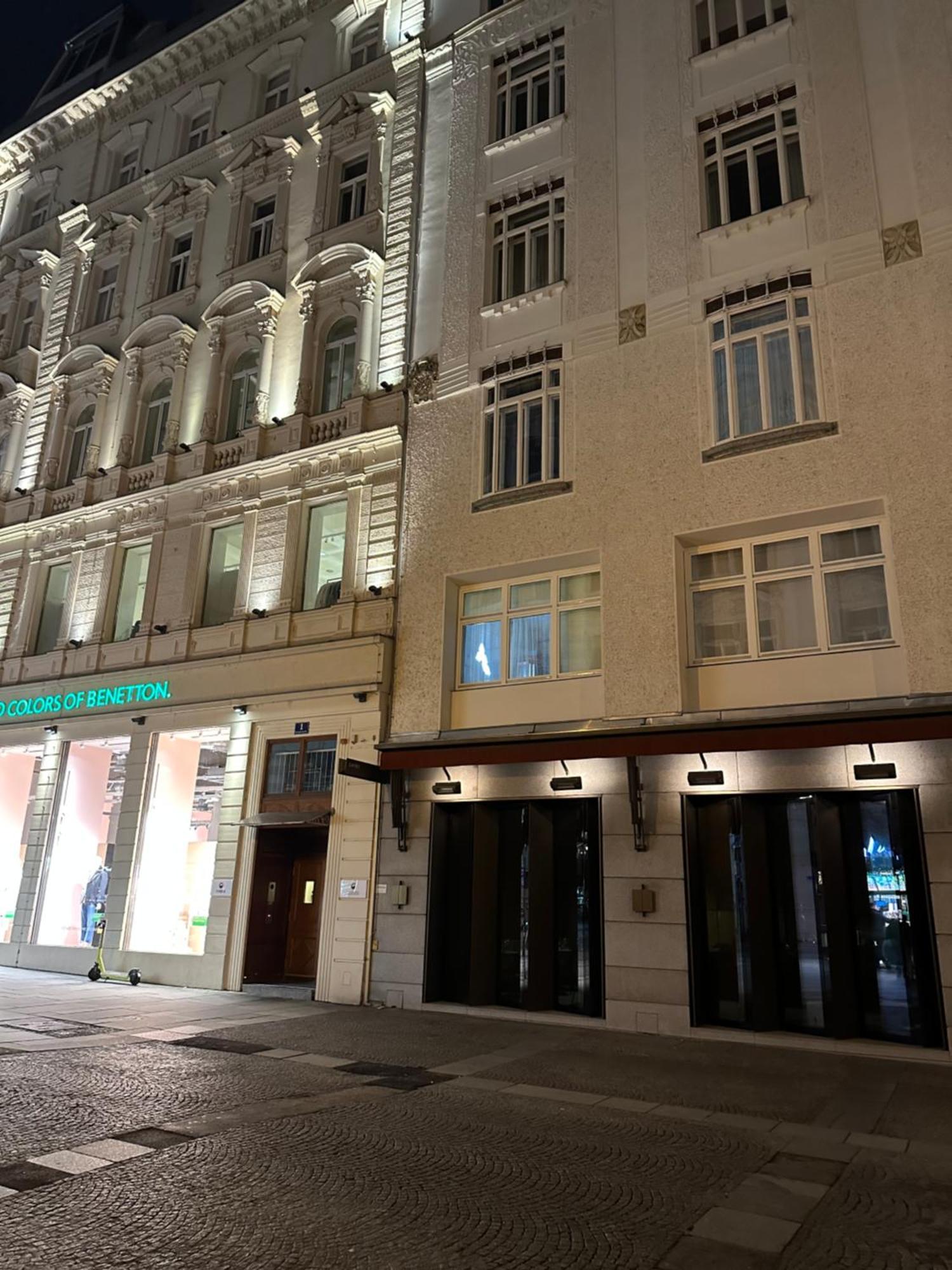 Opera 1 Apartment
