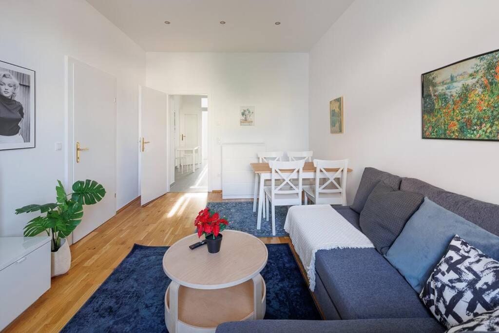 Modern - Netflix 2 Bedroom Vienna