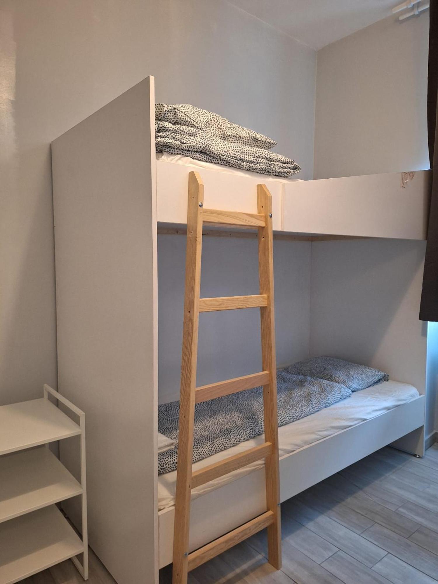 Betariel'com Donau Zentrum Apartment *