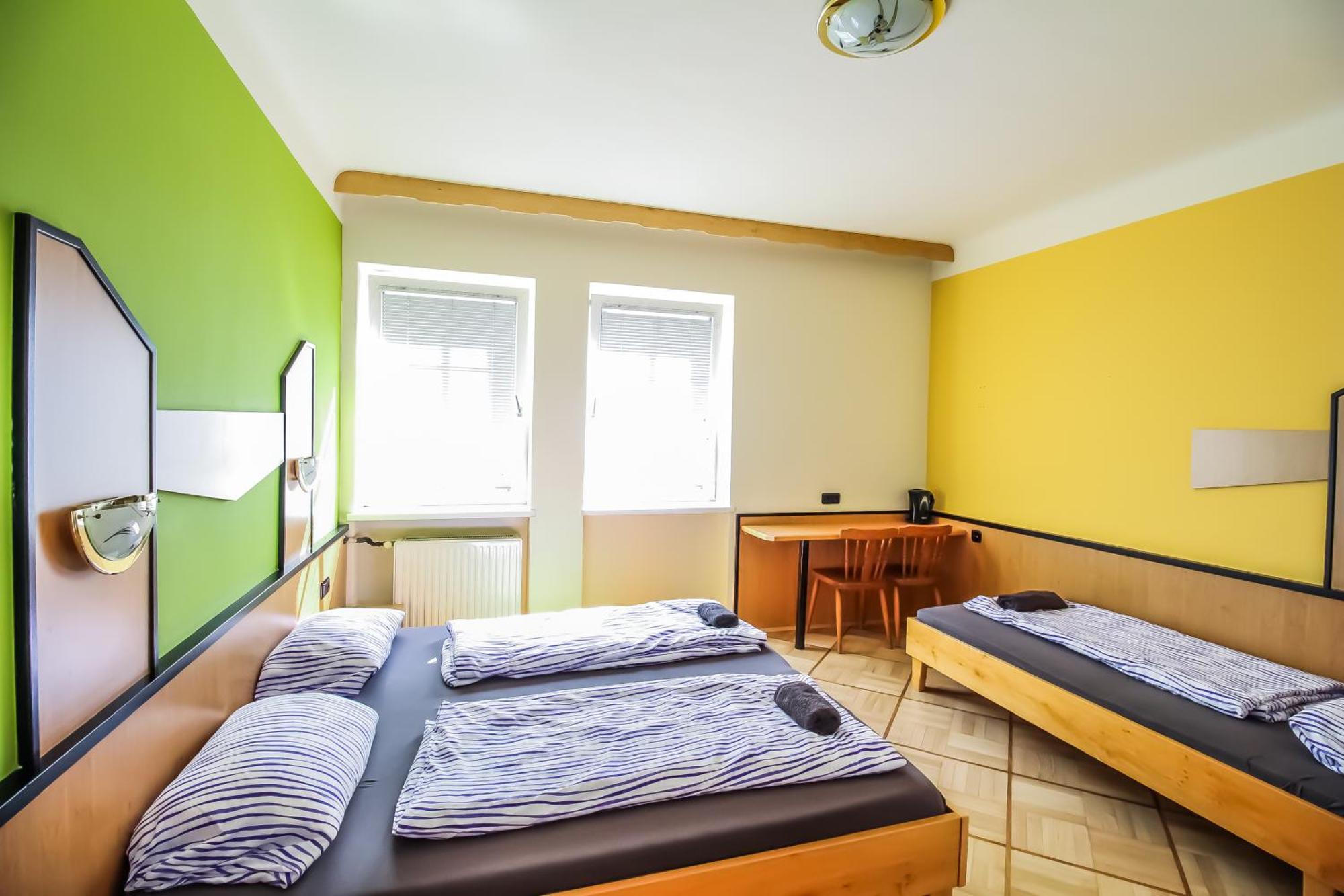 Cozy - U3 Hutteldorferstrasse Vienna