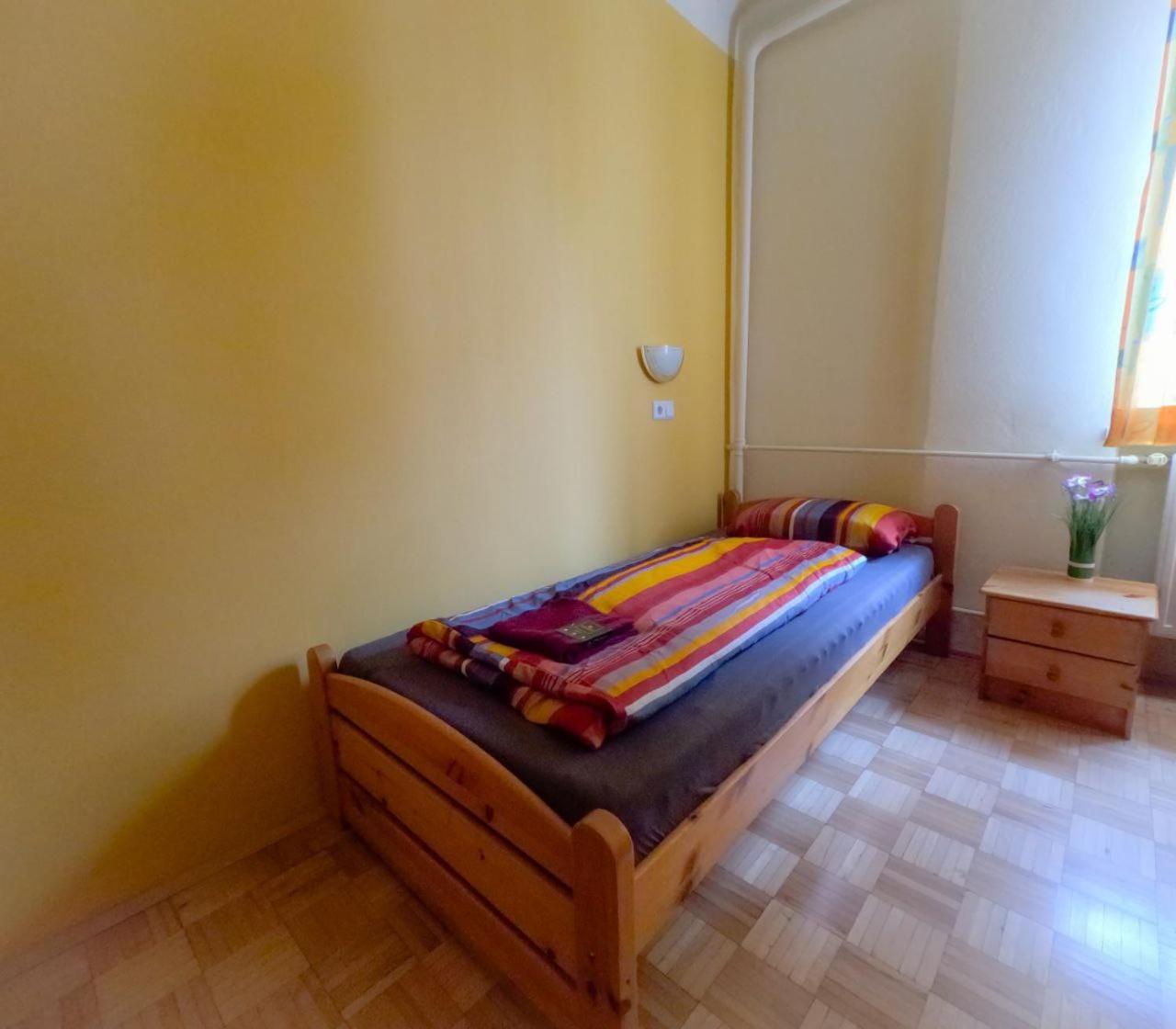 Cozy - U3 Hutteldorferstrasse *