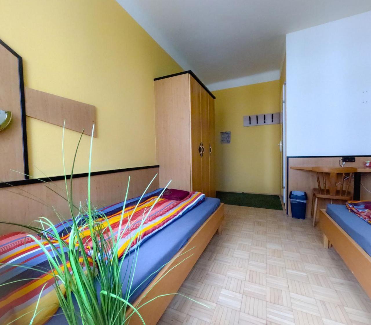 Cozy - U3 Hutteldorferstrasse Homestay *
