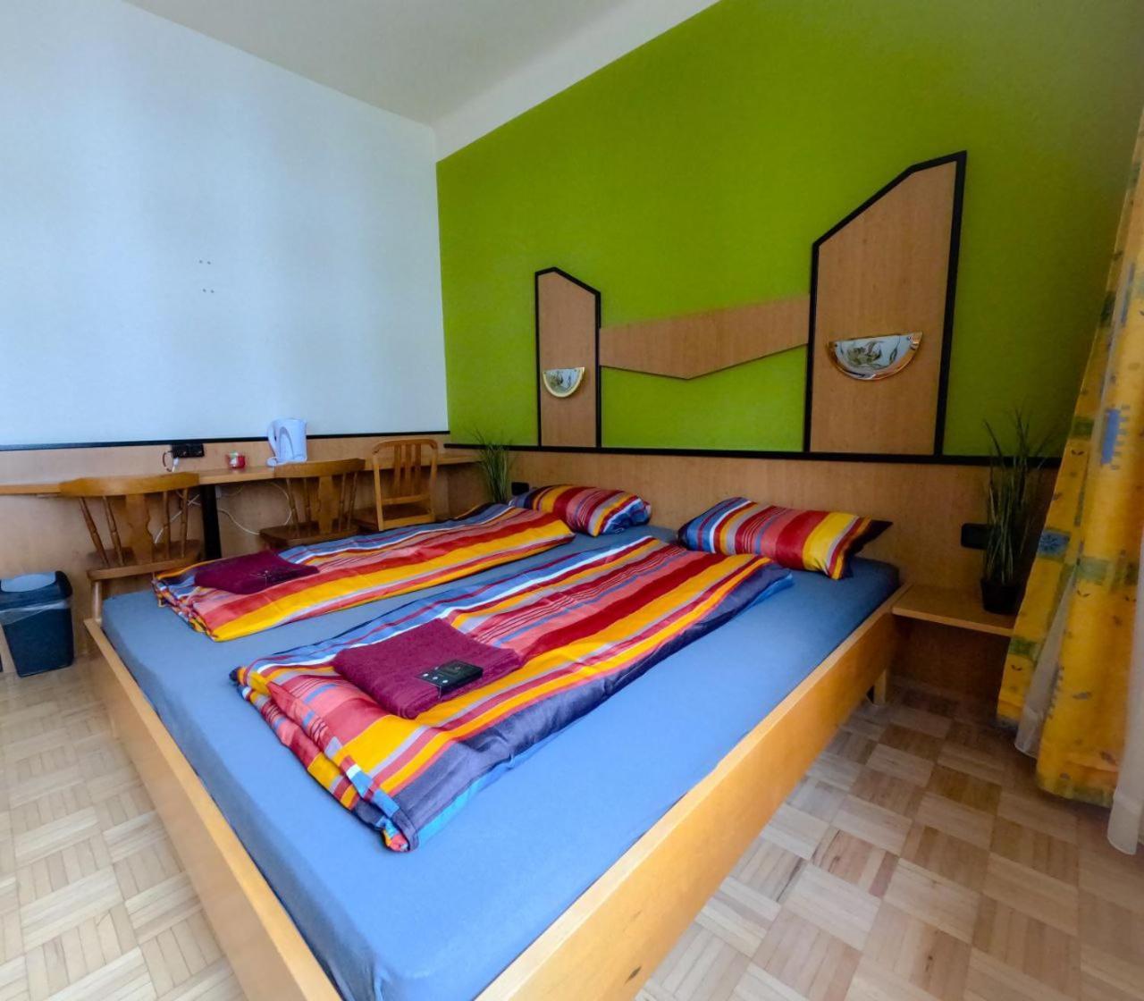 Cozy - U3 Hutteldorferstrasse Vienna