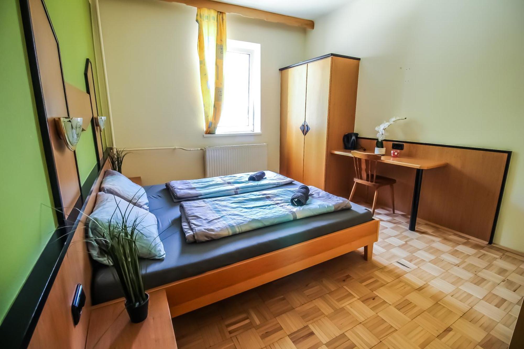 Cozy - U3 Hutteldorferstrasse