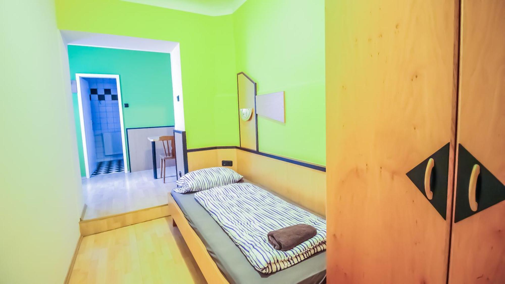 Homestay Cozy - U3 Hutteldorferstrasse