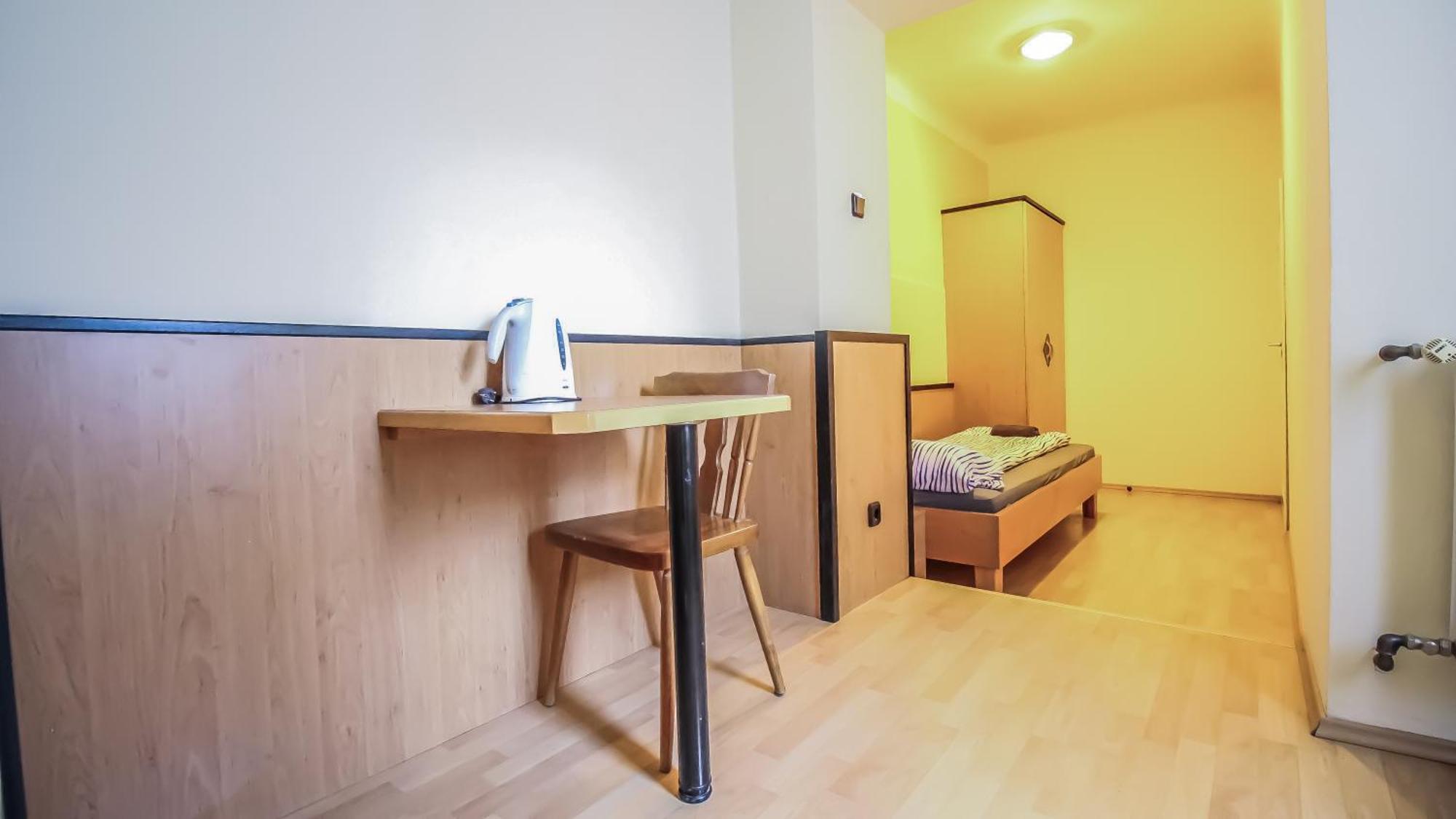 Cozy - U3 Hutteldorferstrasse Homestay