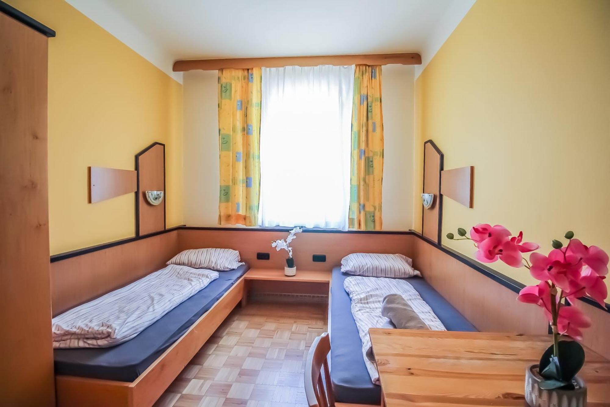 Cozy - U3 Hutteldorferstrasse
