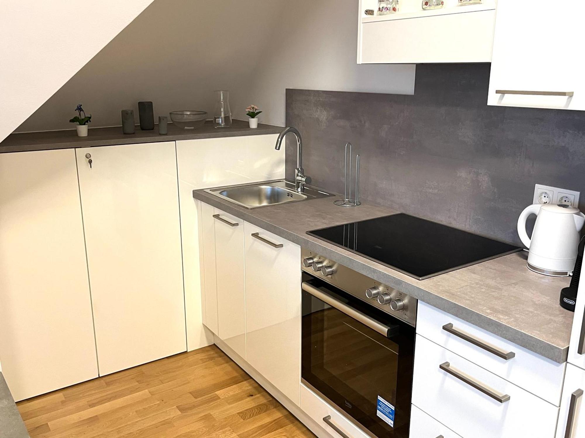 Free Parking / Brandnew With Air Condition And Balcony Apartment *