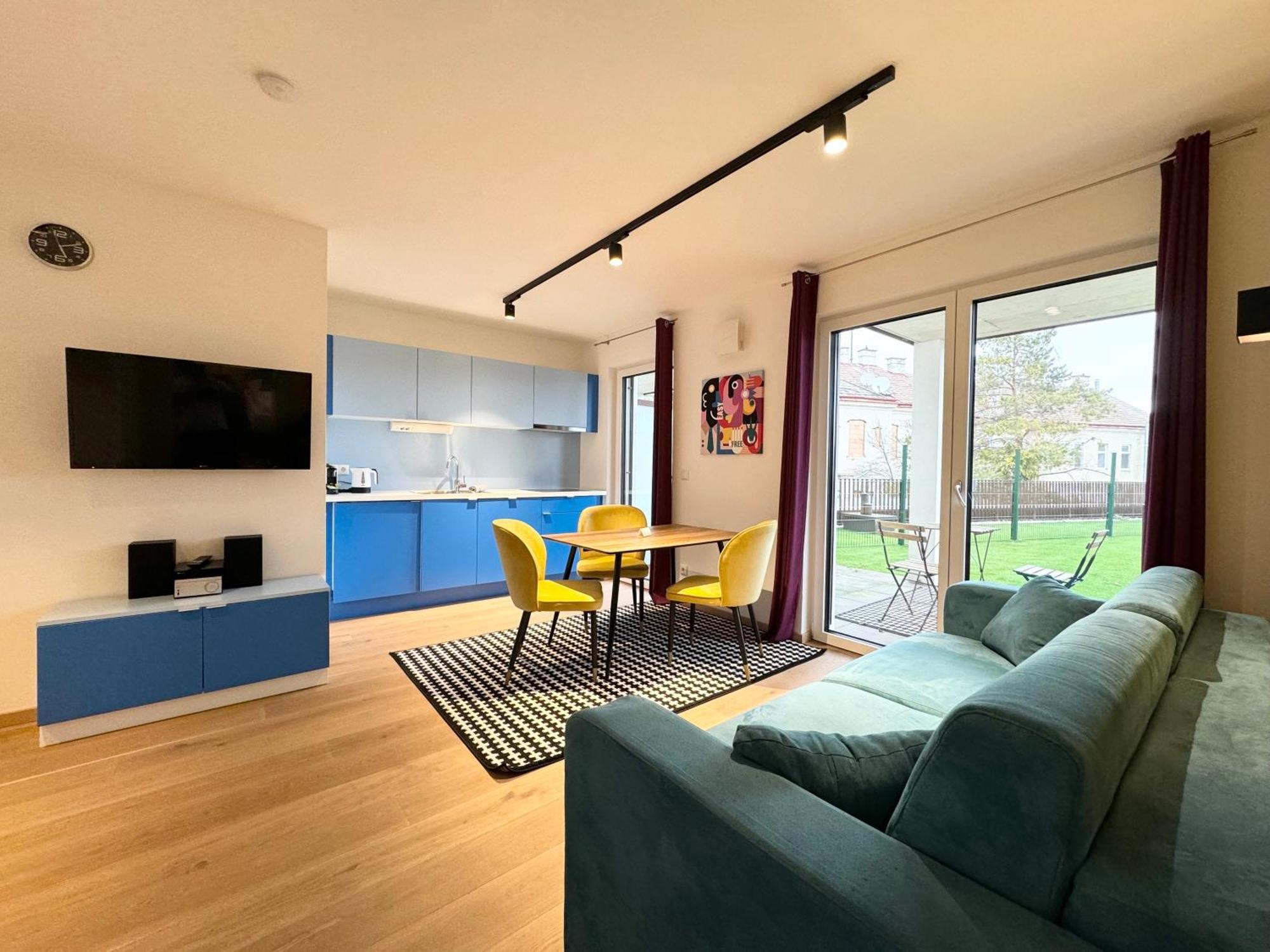 Mit Terrasse + Parkplatz Apartment *