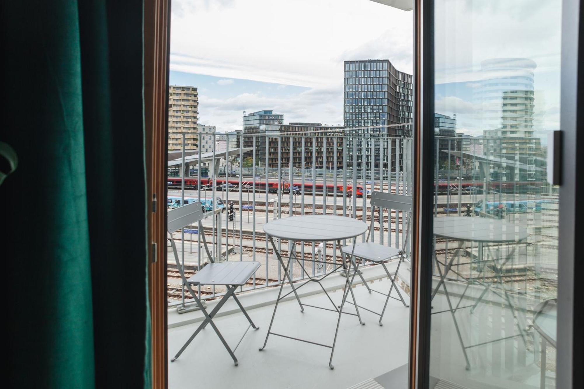 Decorous Cozy View