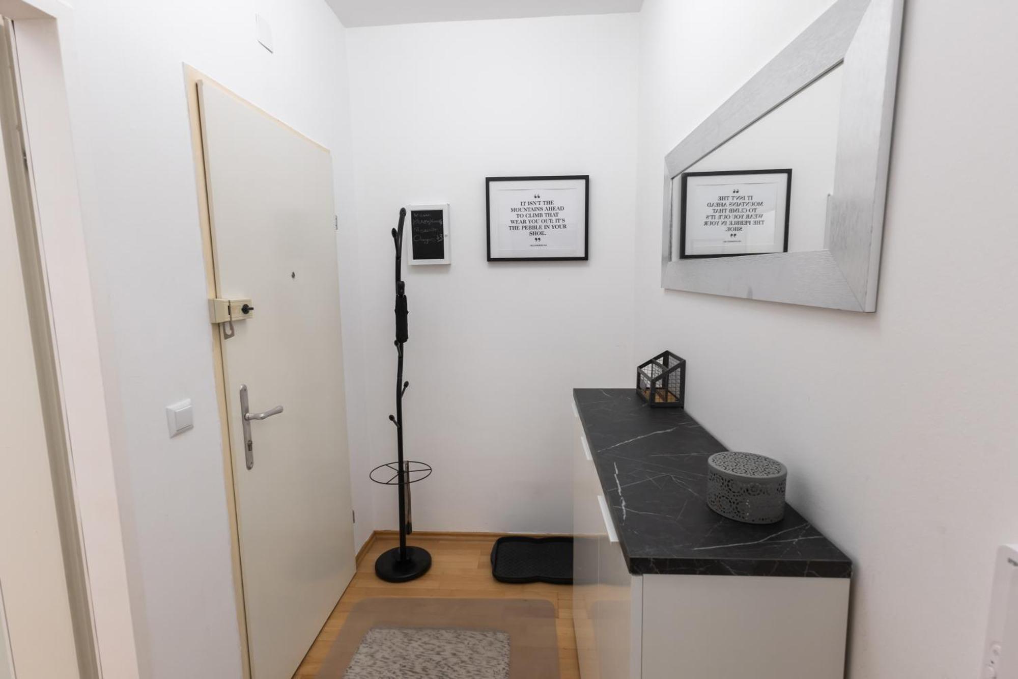 Palais Petrus Apartment *