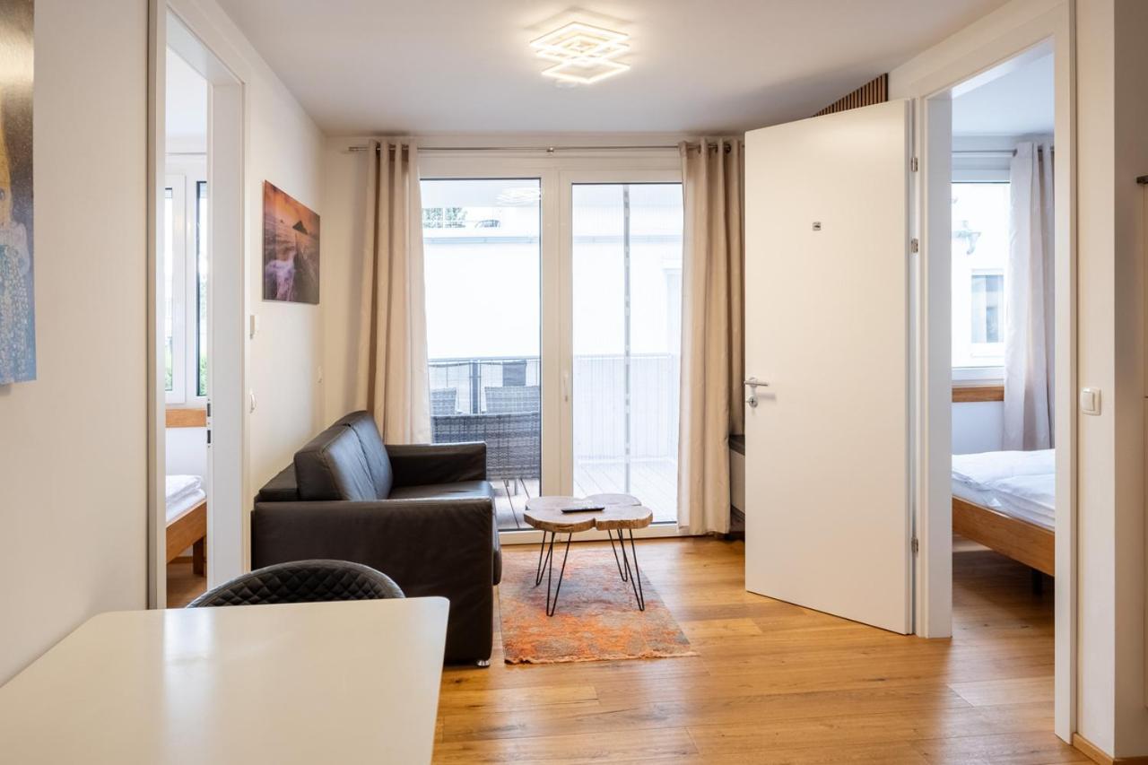 Modern W/ Cozy Balcony Near City Center Apartment Wien