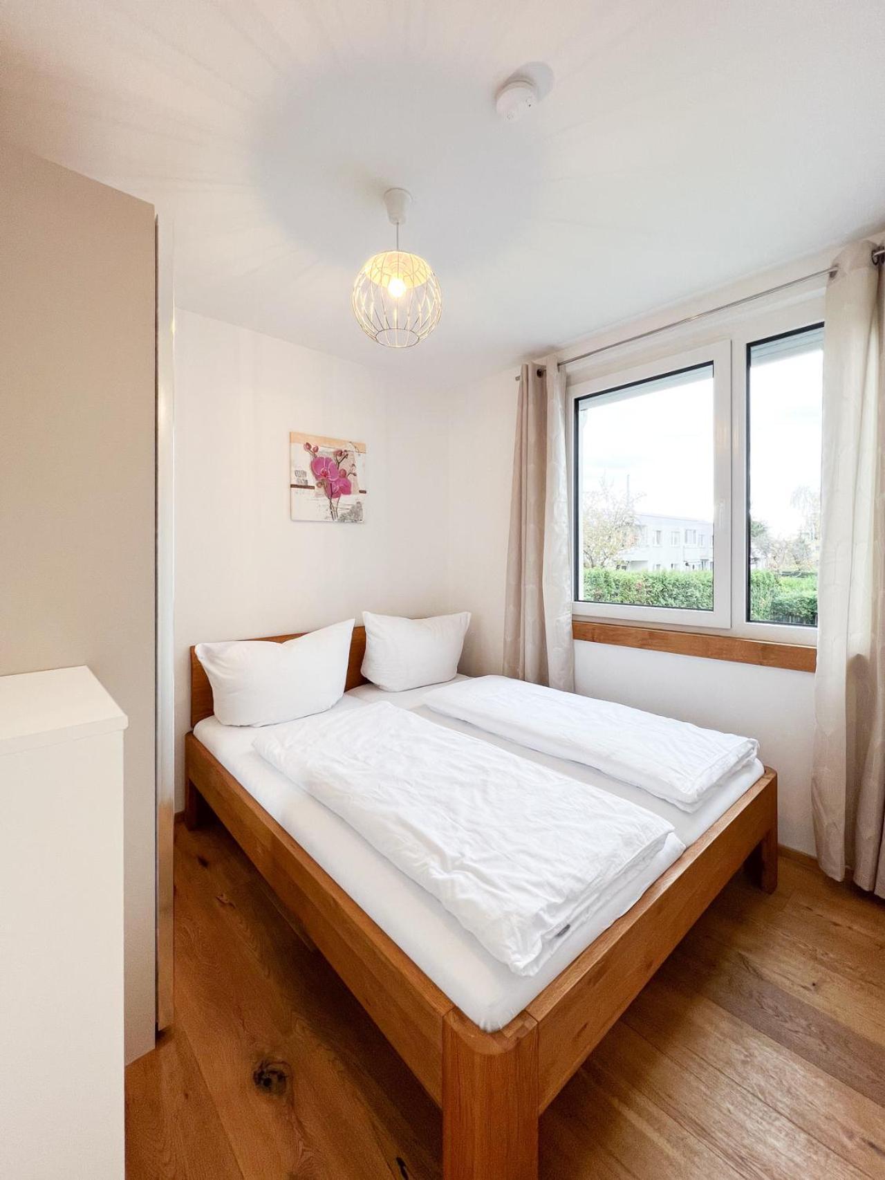 Modern W/ Cozy Balcony Near City Center *