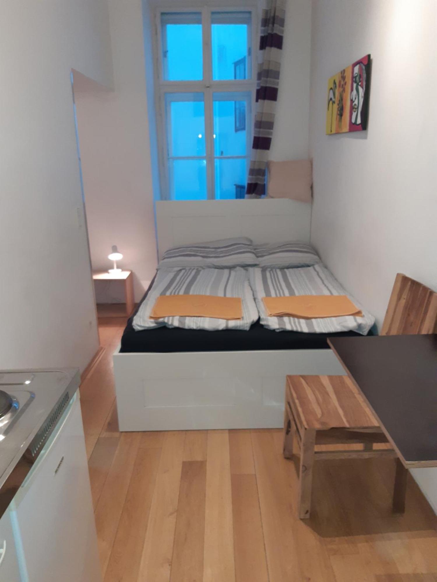 Dahlia Apartment *