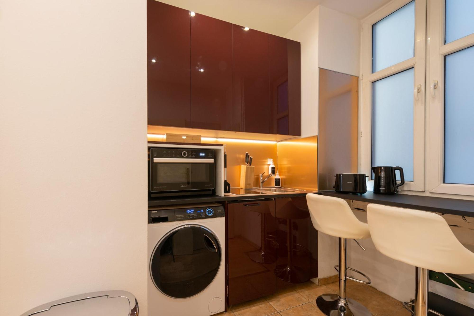 Home Suites Home *