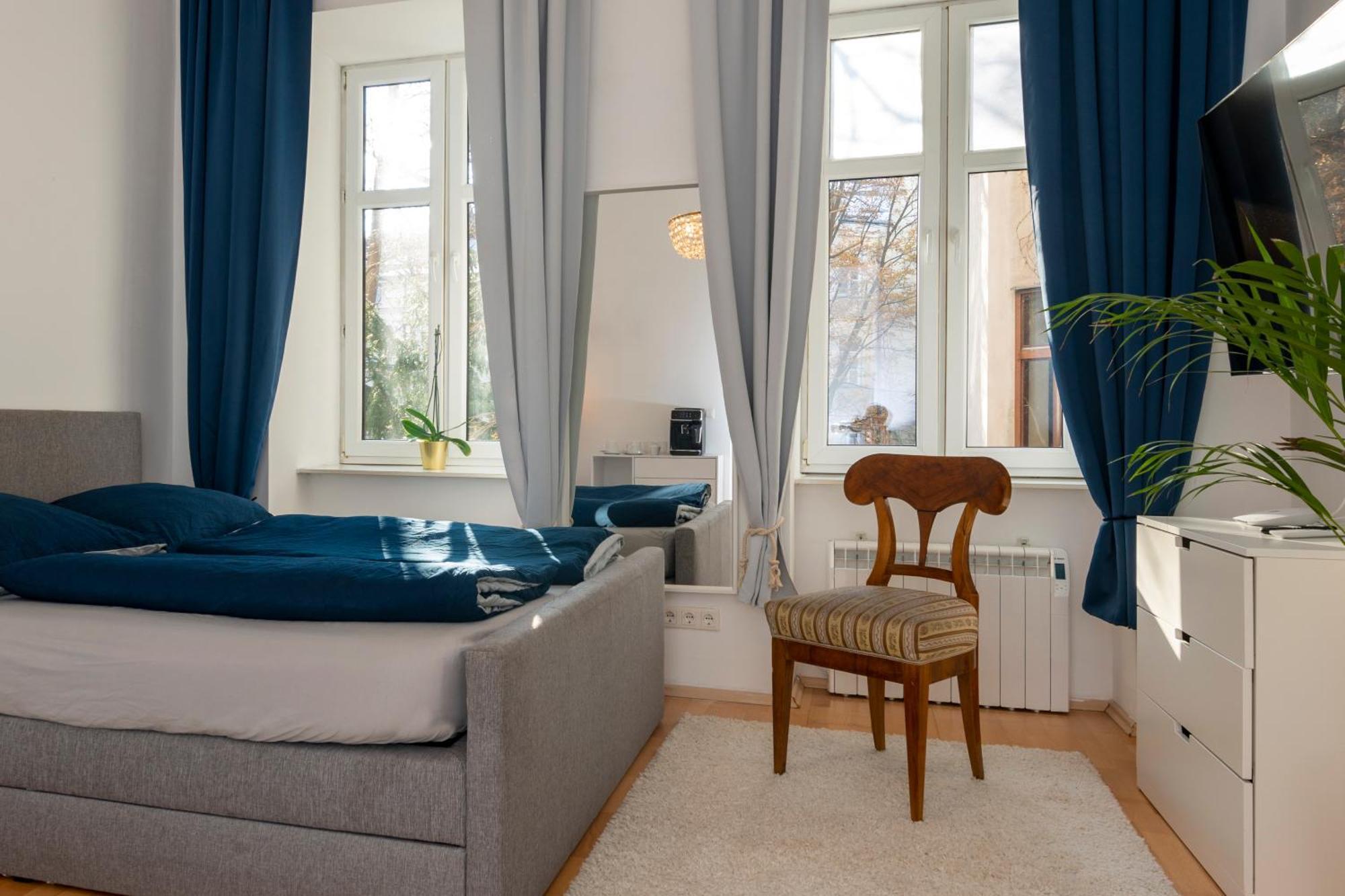 Apartment Home Suites Home *