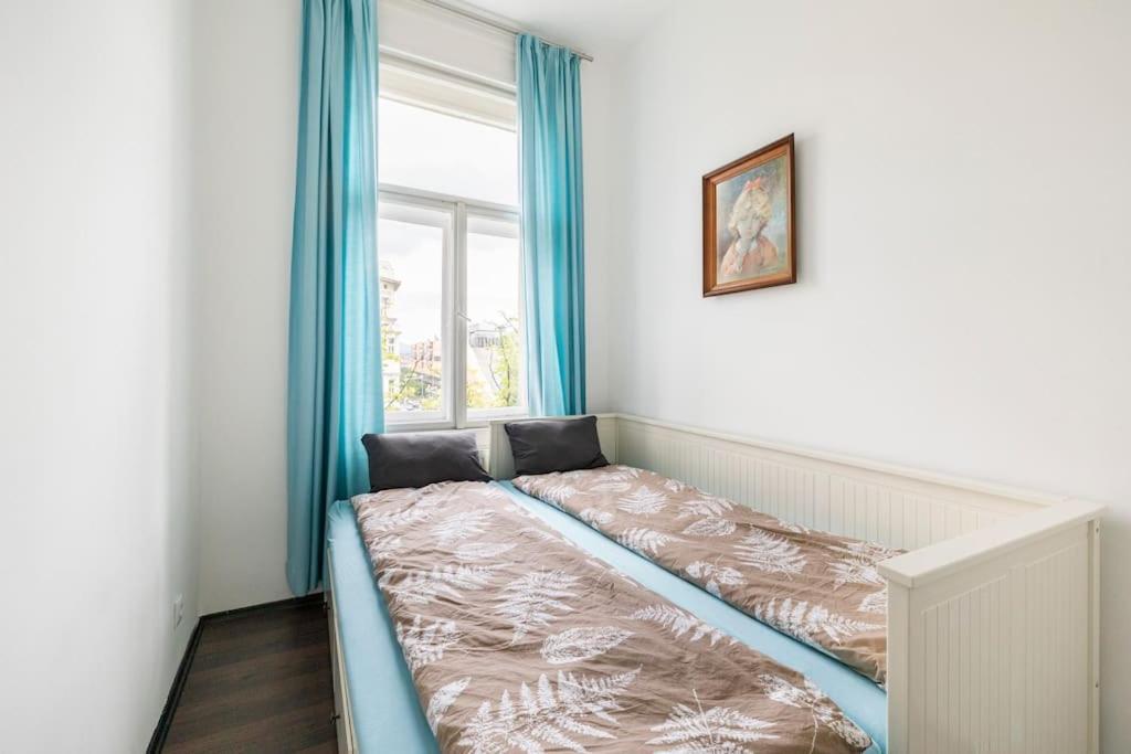 Charming Spacious Apartment Wien