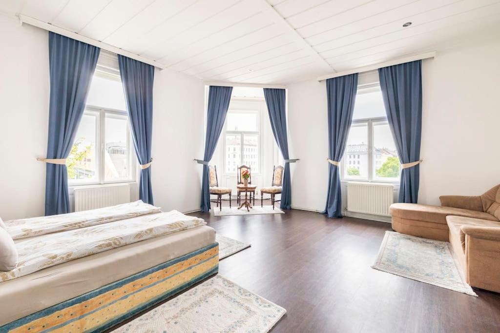 Apartment Charming Spacious