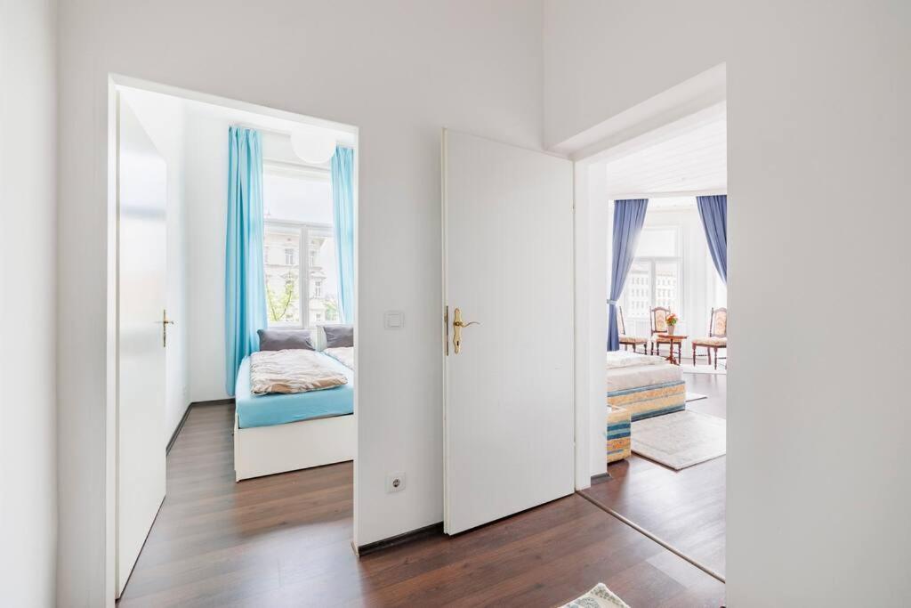 Charming Spacious Apartment Wien
