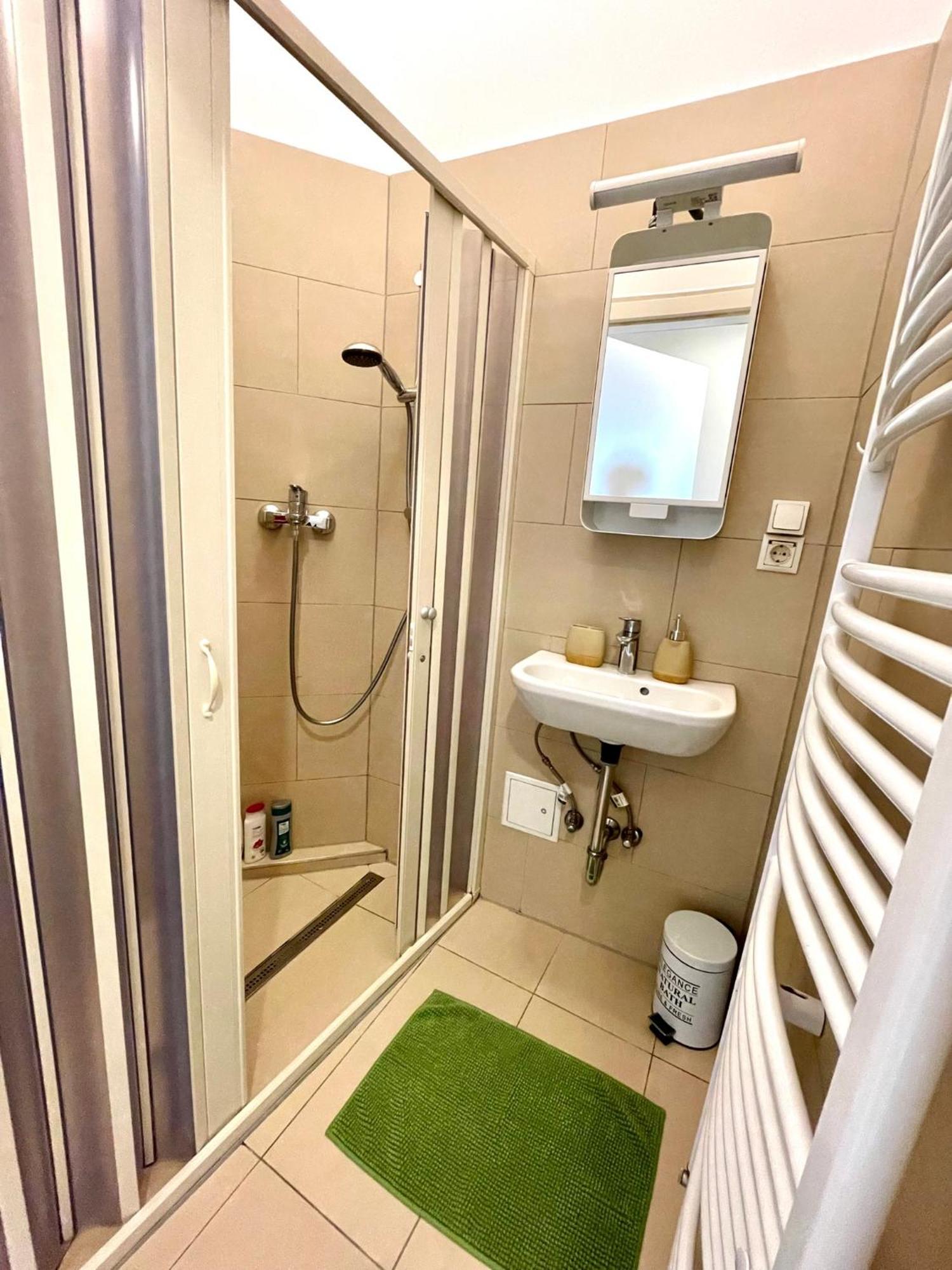 Apartment And Simple To Reach *