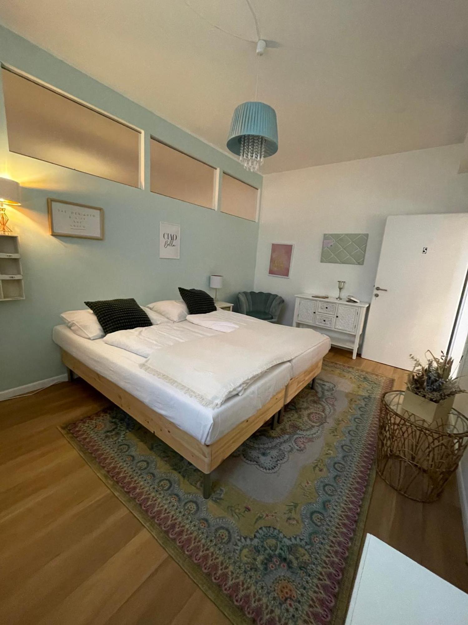 Der Salon Hostel *
