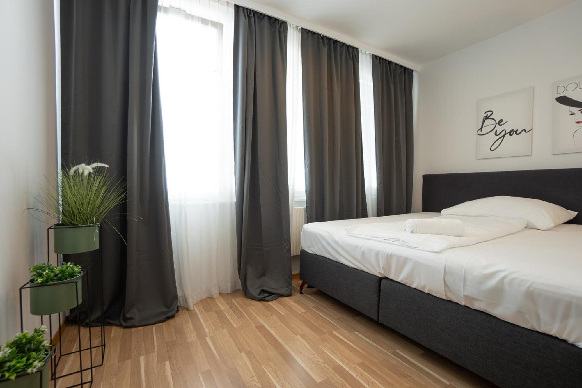 Charming With Balcony, Close To Stephansdom Cathedral * Viena