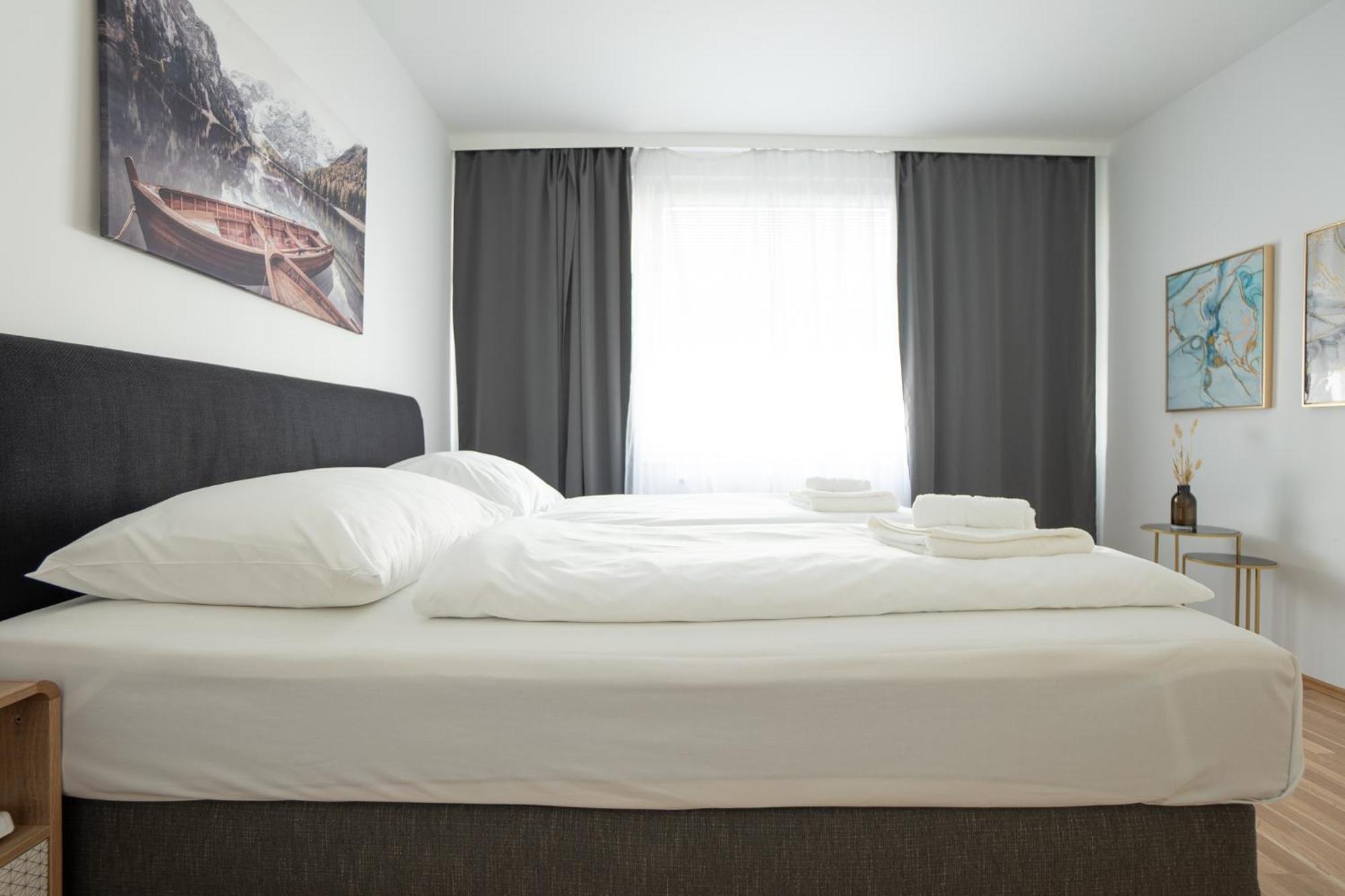 Charming With Balcony, Close To Stephansdom Cathedral * Viena